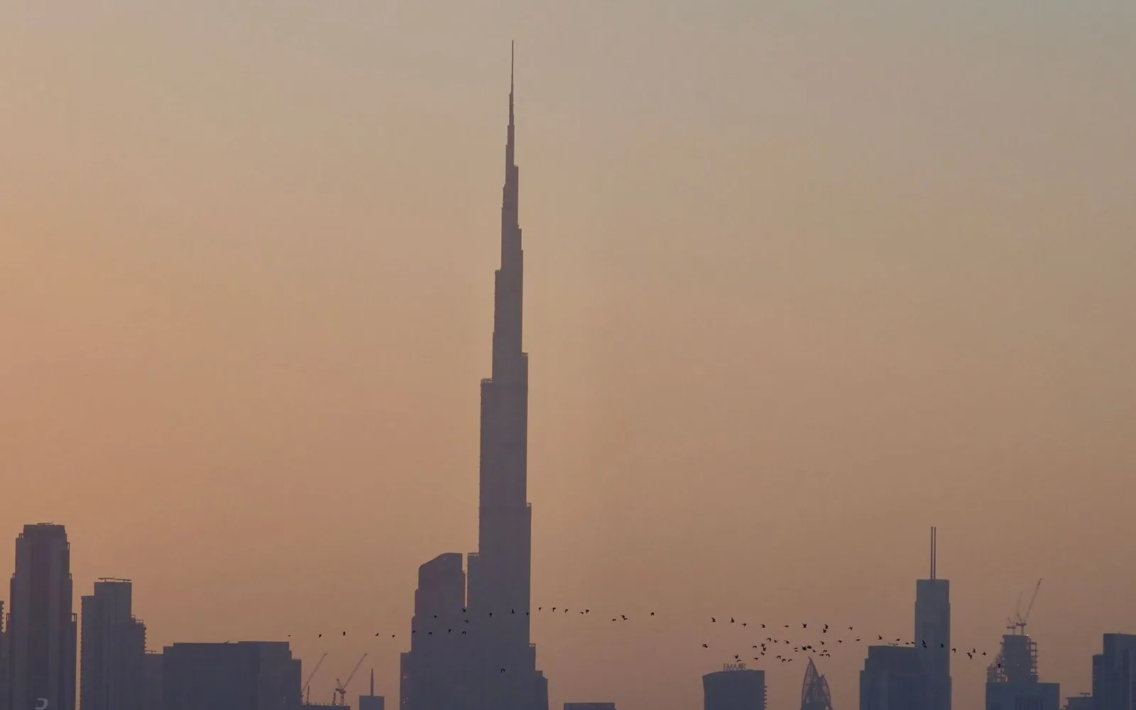 Dubai: Marina mı, Downtown mı, JVC mi? Yatırım Karşılaştırması (2026)