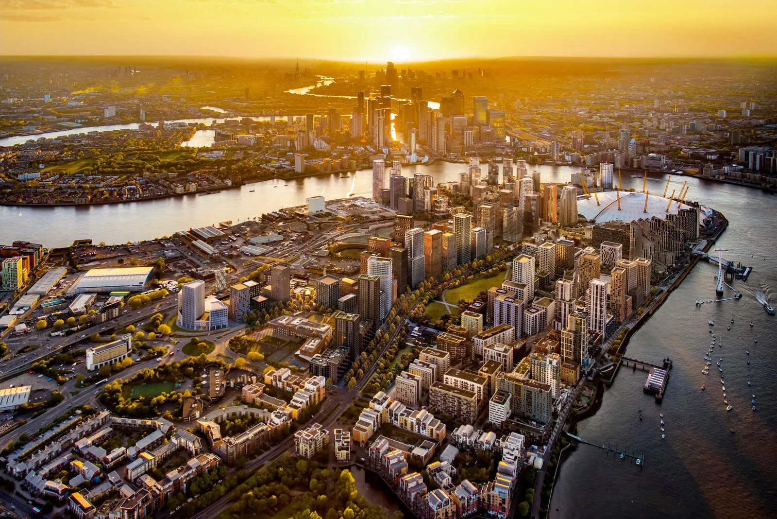 Peninsula Riverfront Londra satılık daire dış cephe